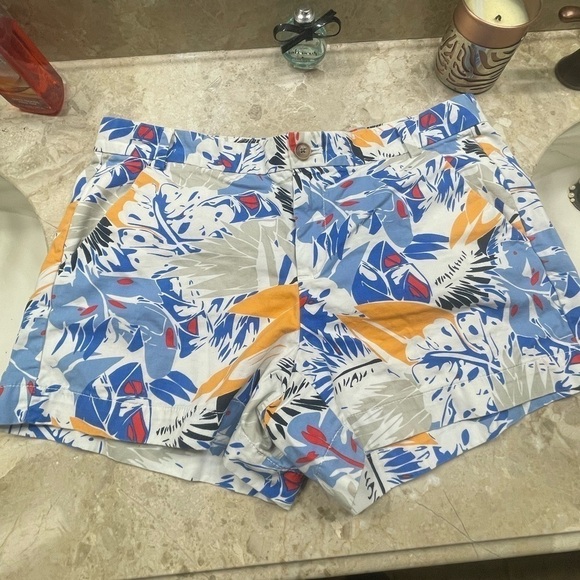 Good condition used gap shorts. Sz 10 - Picture 1 of 8